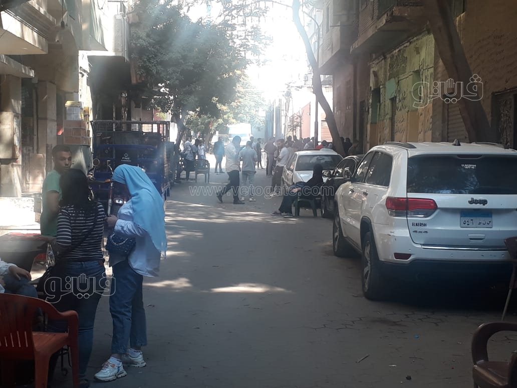 اسرة المذيعة شيماء جمال تنتظر امام المشرحة لاستلام جثمانها (3)