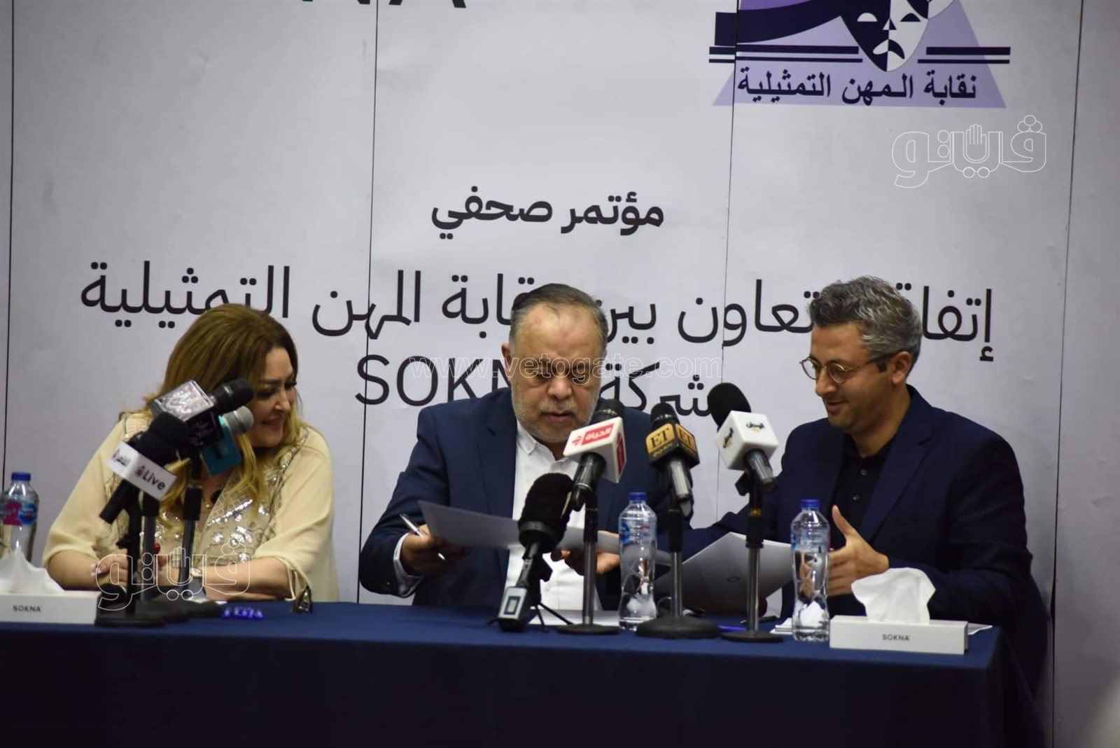 توقيع عقود (2)