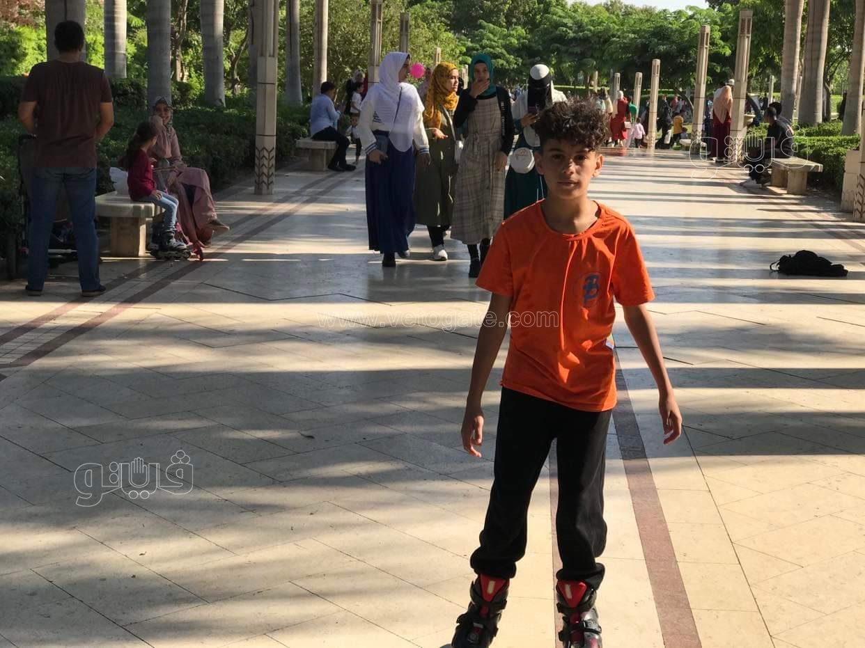 كرة القدم والباتيناج يسيطران على احتفالات إجازة العيد بحديقة الأزهر (12)