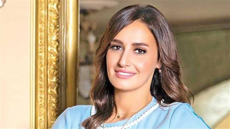  الفنانة حلا شيحة