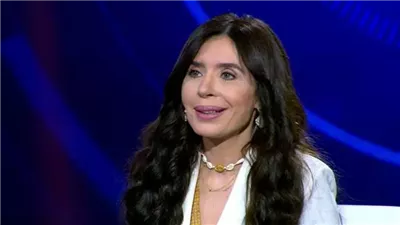  دينا تكشف مواصفات فارس أحلامها (فيديو)