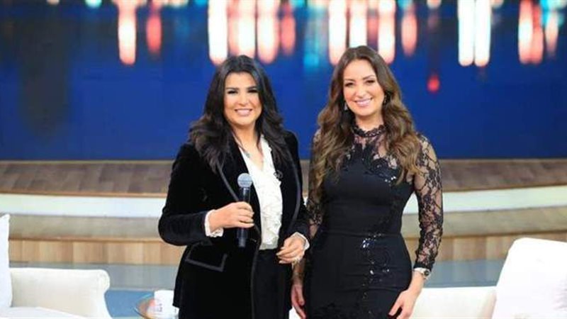 نرمين الفقي مع منى