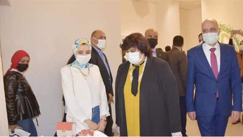 الدكتورة إيناس عبد