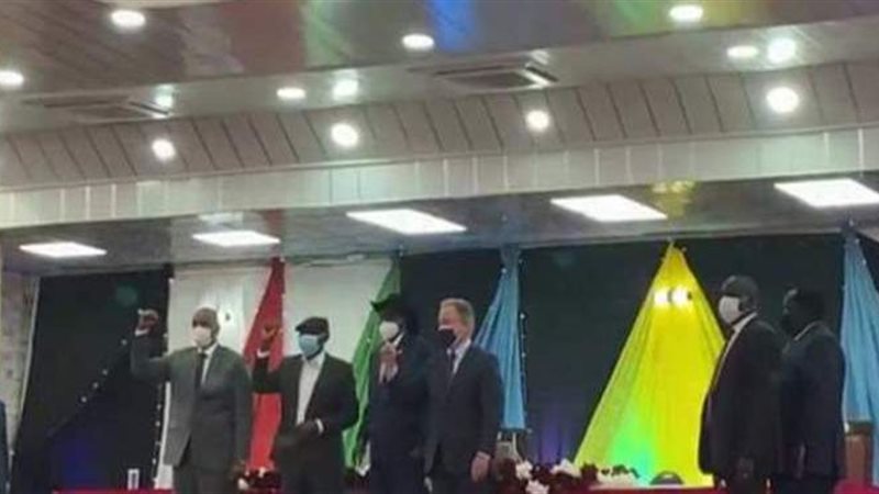 البرهان والحلو يوقعان