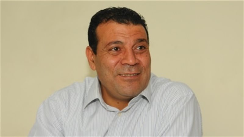 الكاتب الصحفى عصام