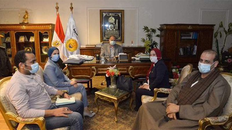محافظ أسيوط واعضاء