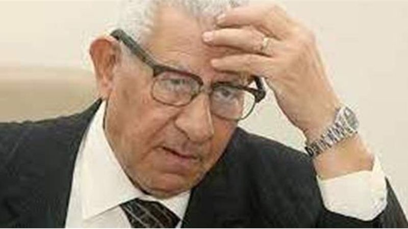 الكاتب مكرم محمد