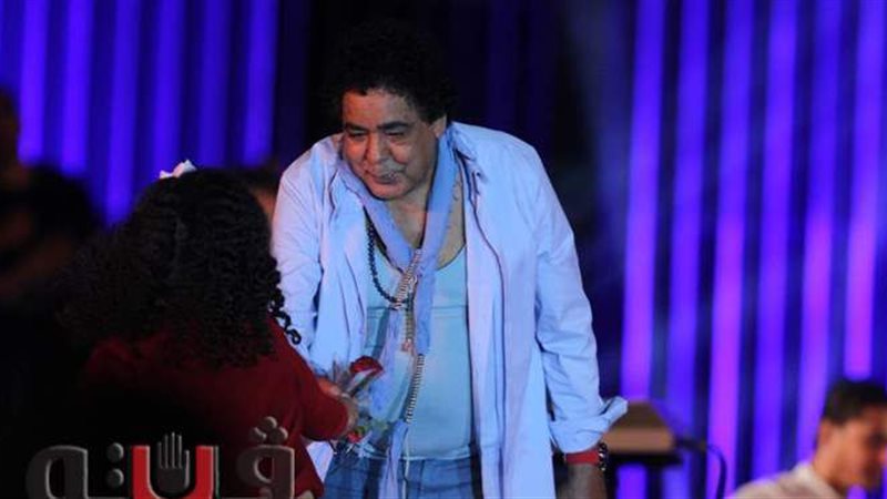 طفلة تهدي محمد منير