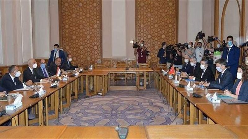 المشاورات السياسية