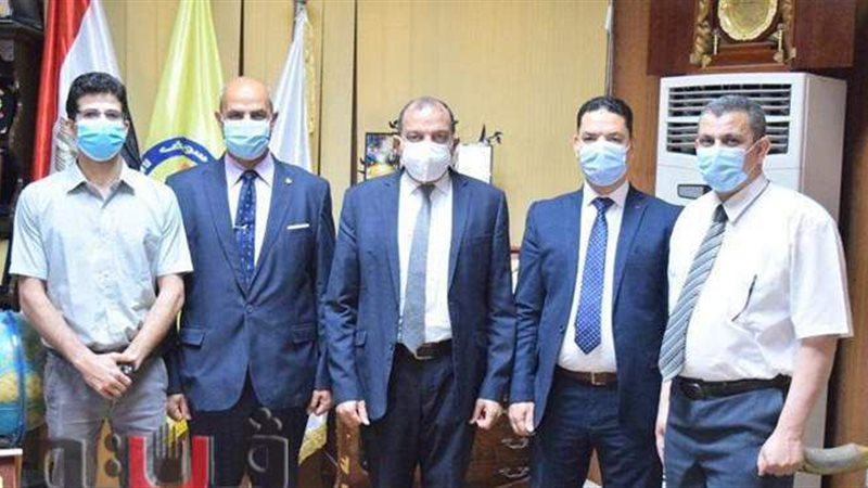 فريق علمي بجامعة