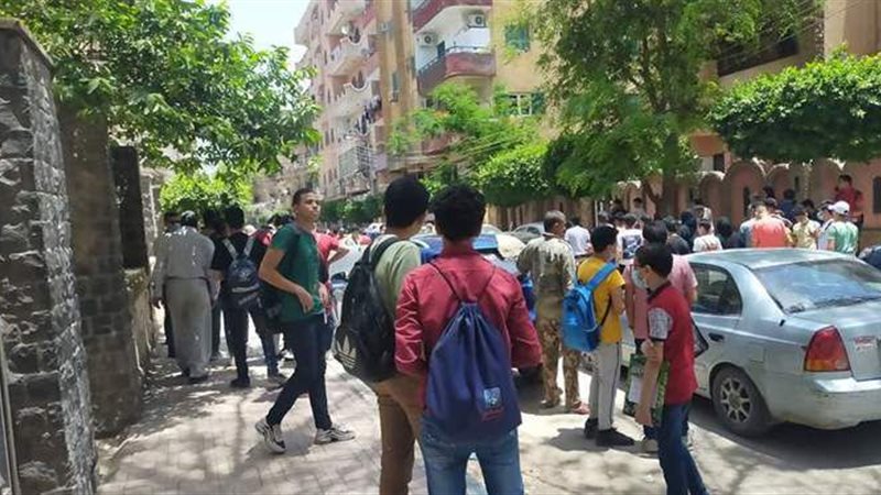 طلاب الشهادة الاعدادية