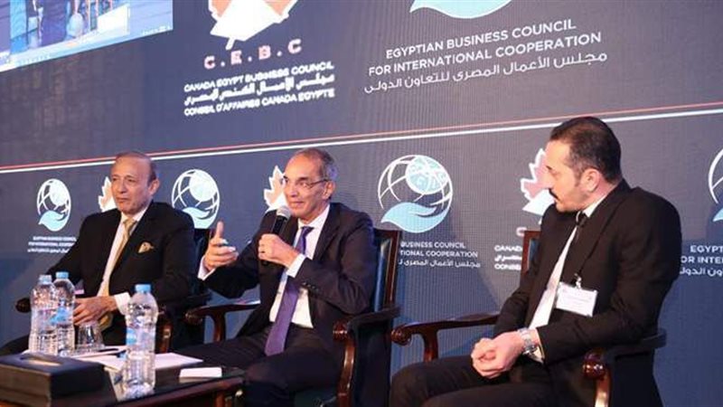 د. عمرو طلعت في ندوة