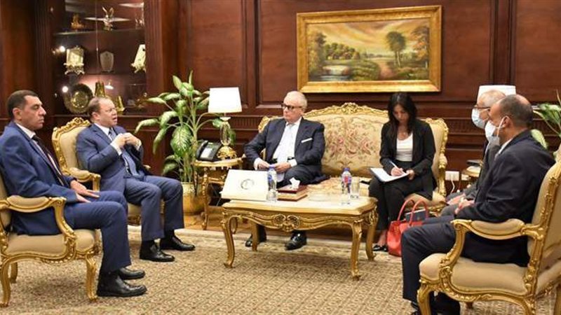 النائب العام يسلم