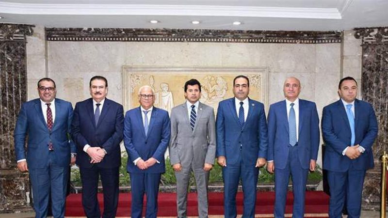 وزير الشباب والرياضة