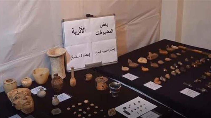 بعض مضبوطات شقة الزمالك