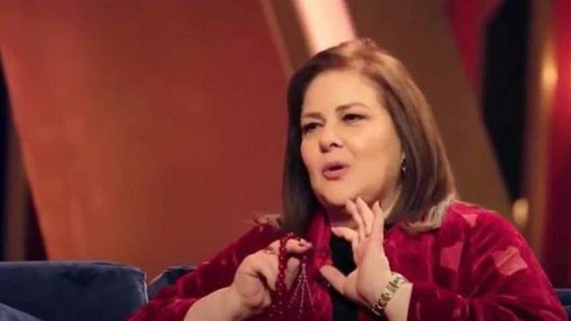  الفنانة دلال عبدالعزيز