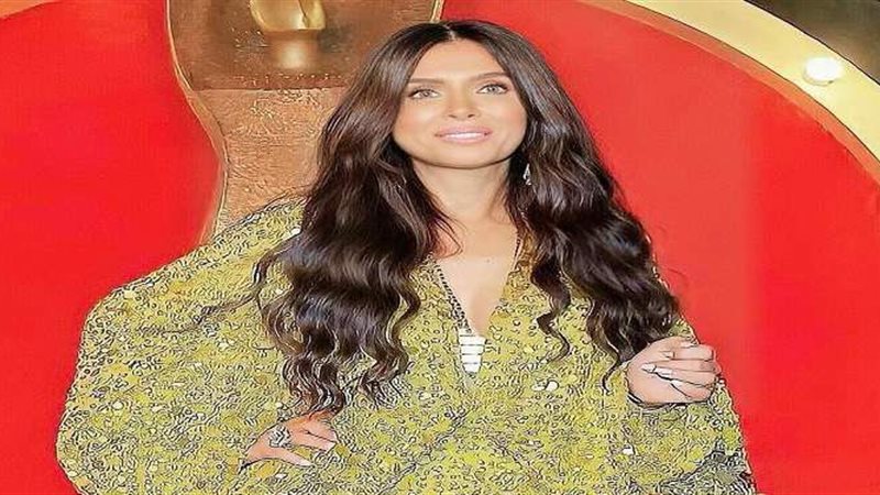 الفنانة الاستعراضية
