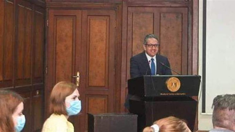 وزير السياحة خالد