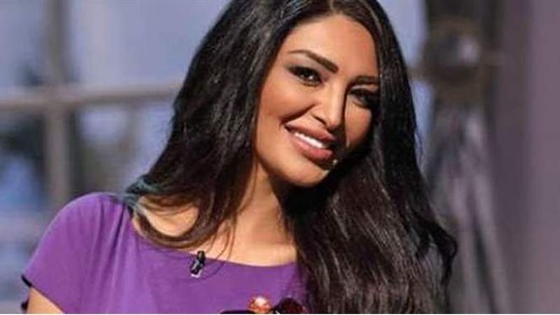 المذيعة سالي عبد