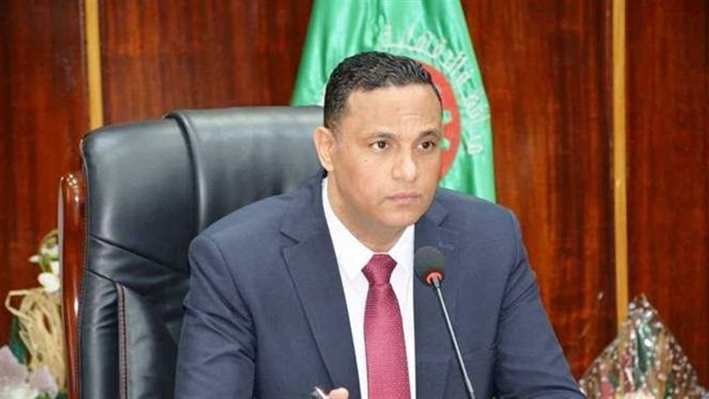 الدكتور أيمن مختار