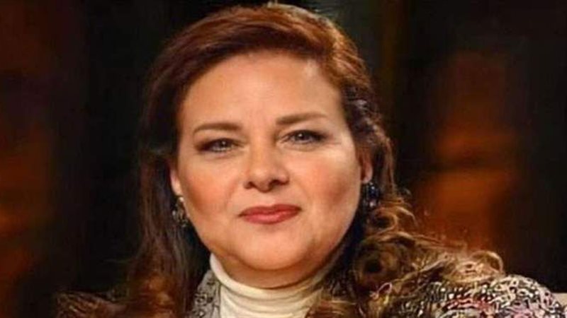 دلال عبدالعزيز