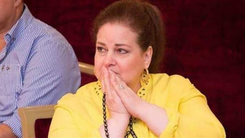 دلال عبدالعزيز