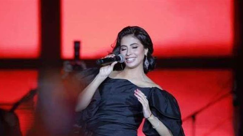 الفنانة روبي