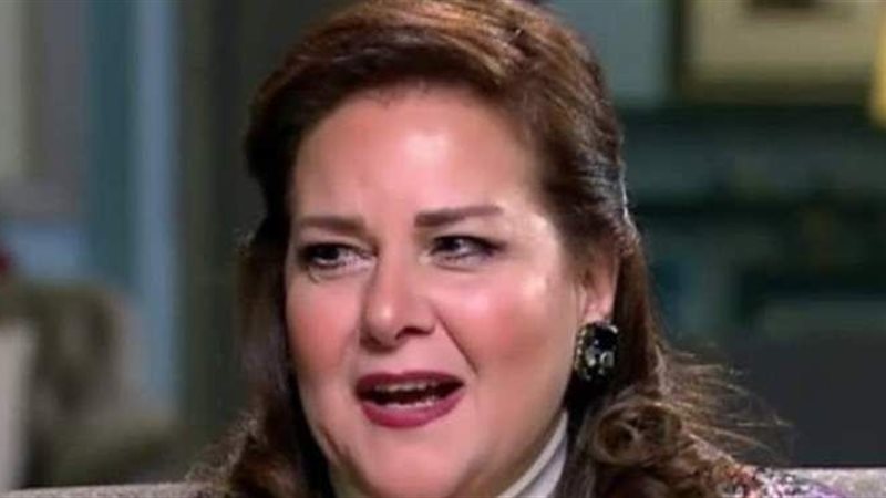 دلال عبدالعزيز