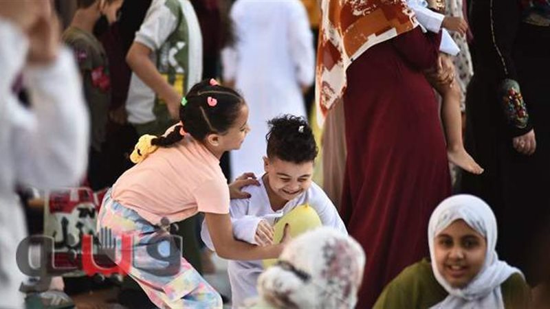 الأطفال في صلاة العيد