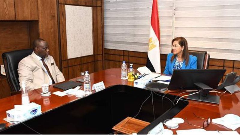 وزيرة التخطيط تلتقي