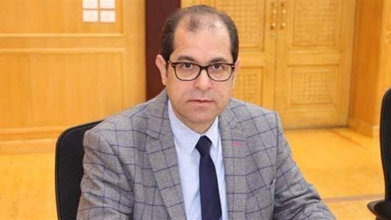  الدكتور يوسف عامر