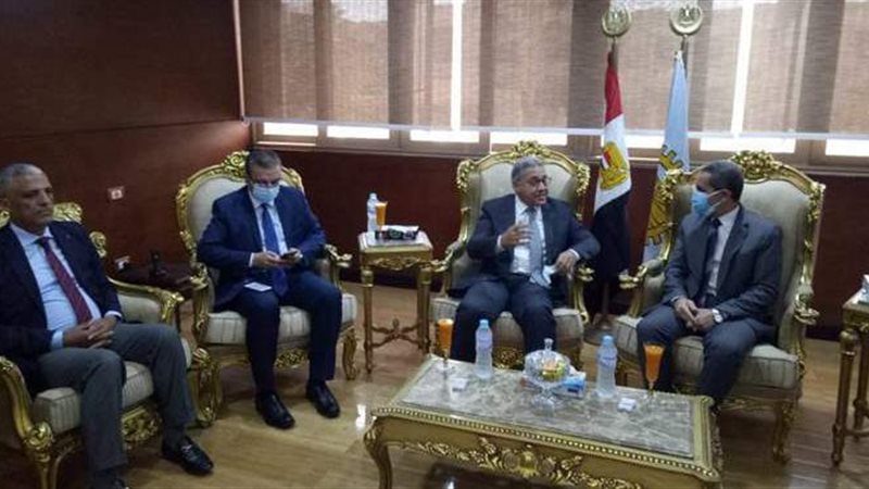 محافظ الغربية يستقبل