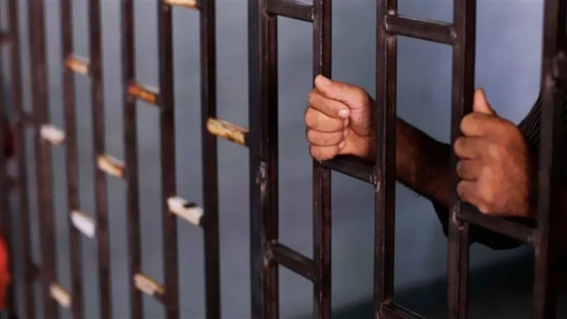 حبس سائق بتهمة حيازة