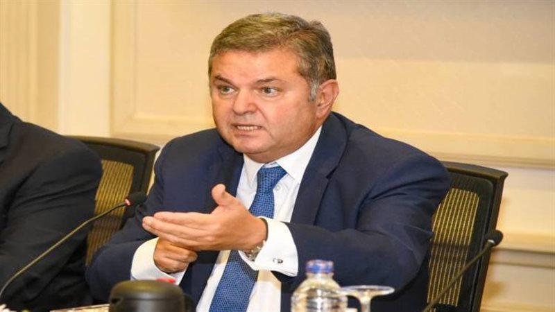 هشام توفيق وزير قطاع