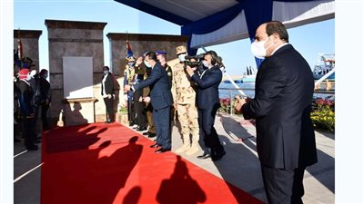  السيسي يفتتح المدينة الصناعية 