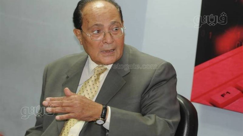 الدكتور محمود أبو