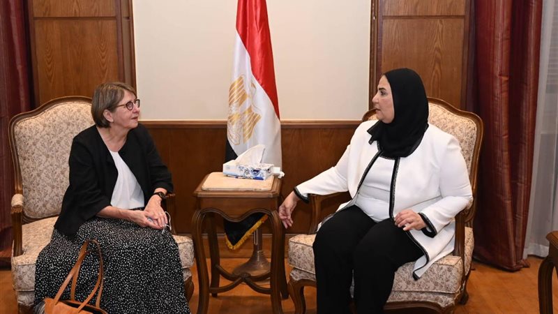 وزيرة التضامن تستقبل