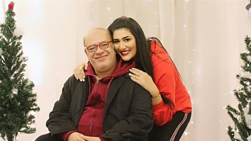 صلاح عبد الله وابنته
