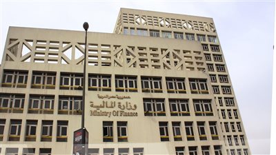 الحكومة تكشف حقيقة تقديم مشروع قانون يسمح بالتجاوز عن مقابل التأخير والضريبة الإضافية