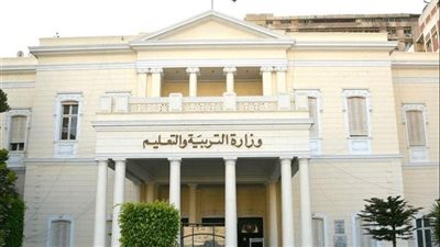 مجازاة مسئول بمدرسة إعدادية لاعتدائه على زميله.. وبراءة المدير