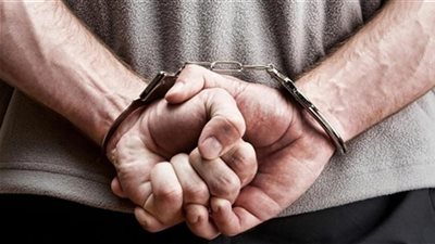 تجديد حبس تاجر بتهمة بيع سيارات مسروقة