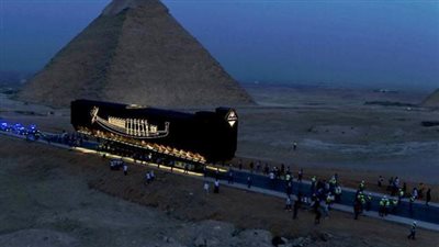 الآثار تعلن اليوم تفاصيل نقل مركب خوفو من الأهرامات للمتحف المصري الكبير