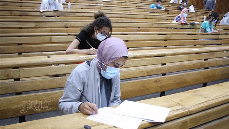 طلاب الجامعات 