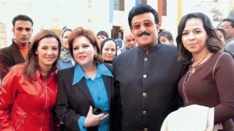 دلال عبد العزيز مع