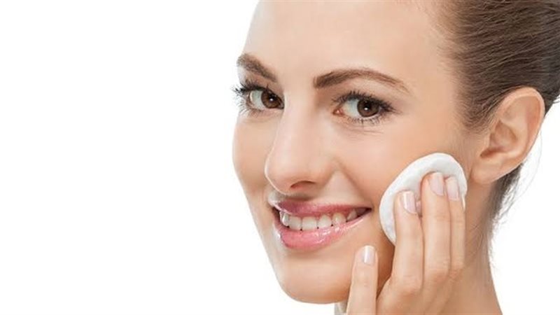 العناية بالبشرة طوال