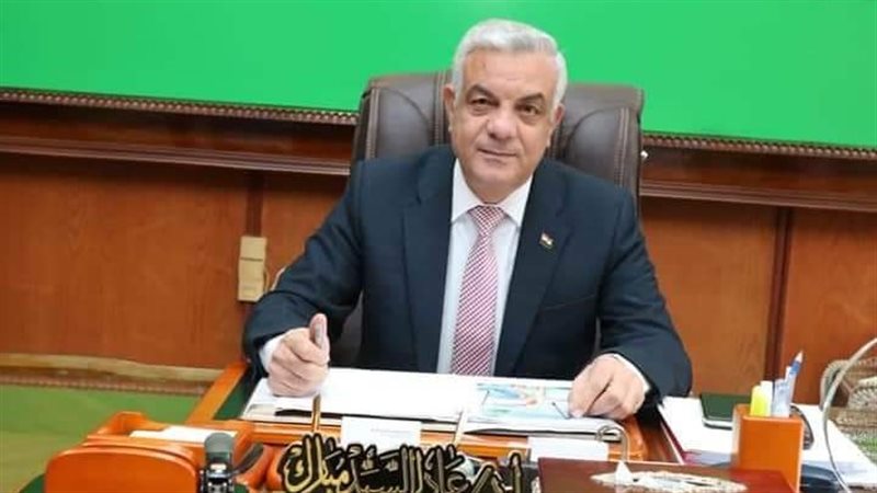 الدكتور عادل مبارك