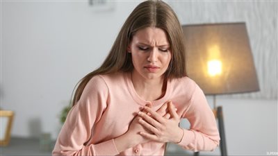 لهذه الأسباب.. طبيب يحذر من الإصابة بمتلازمة القلب المنكسر | فيديو