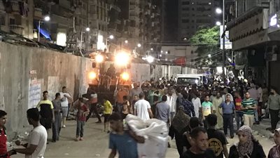 حملة مكبرة لإزالة التعديات والإشغالات بحى المنتزة فى الإسكندرية 