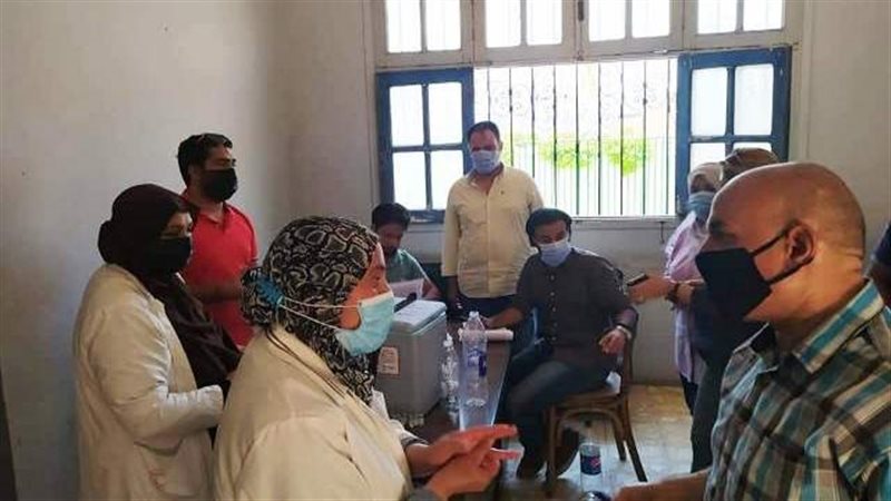 جانب من متلقى التطعيم