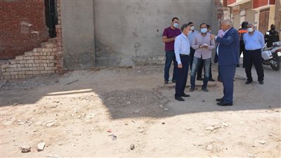 محافظ الوادي الجديد يتفقد أعمال تطوير درب السندادية 